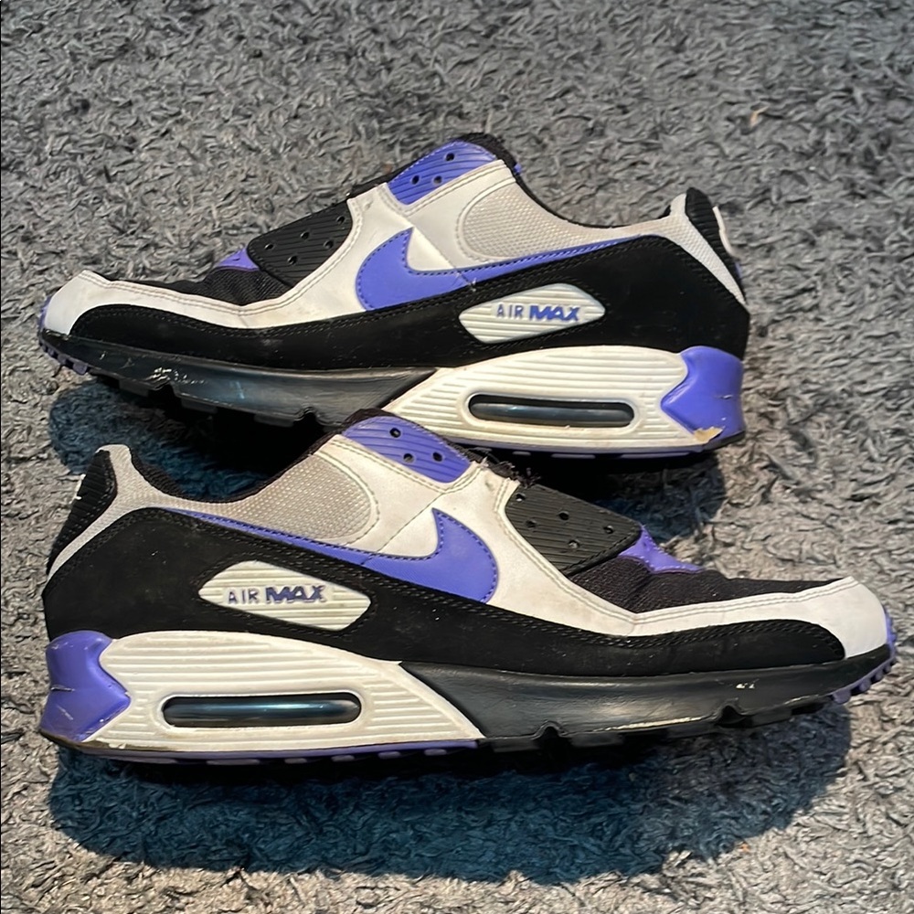 Nike Air Max Athletic Shoes - Black, White, Purple